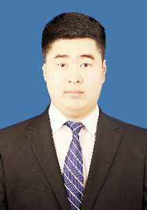 穿着西装的帅气男人